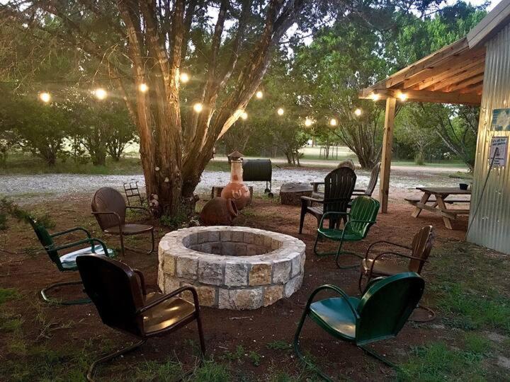 #3 Wrangler~Bandera Tin Star~Bandera, Tx. Apartment Exterior photo